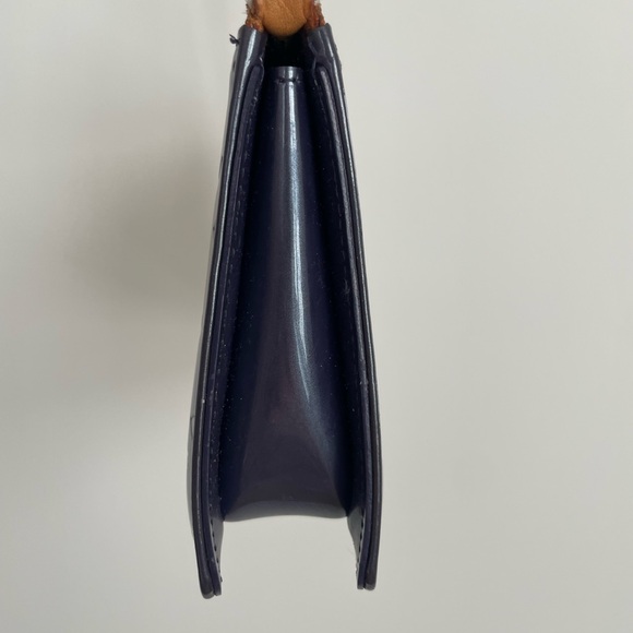 Authentic Louis Vuitton Vernis Muted Purple Patent Shoulder Bag - Picture 5 of 9